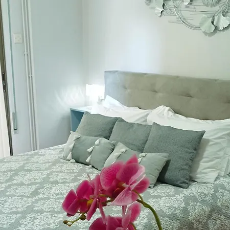 Apartment Hospitality,